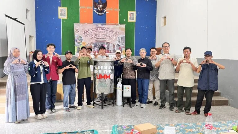 Bantu Petani Klampok Malang Naik Kelas, Mahasiswa UMM Hadirkan Alat Fermentasi Kopi Cerdas