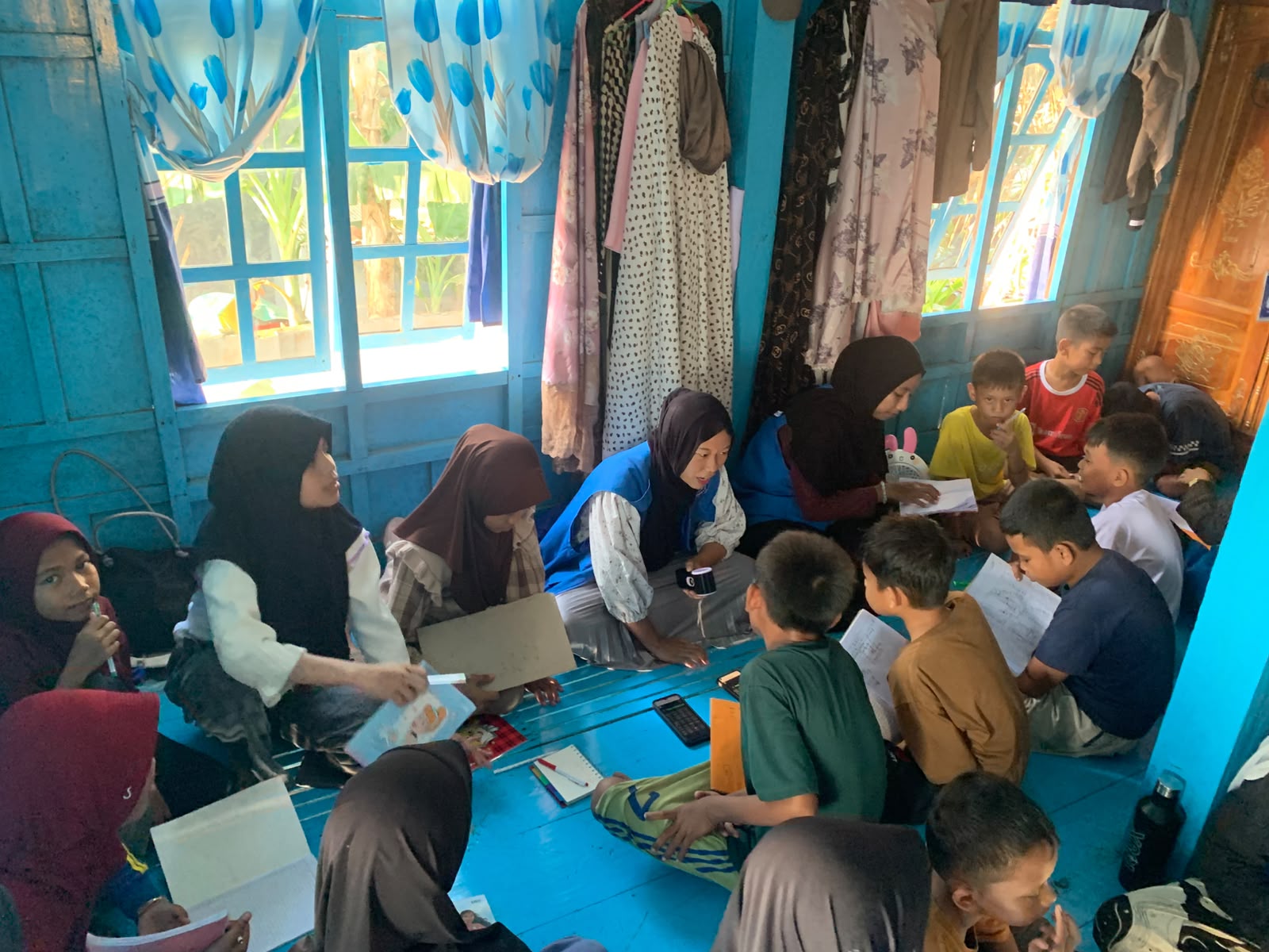 Bimbel Ceria KKN-Dik FKIP Unismuh Dampingi 41 Siswa di Pulau Balang Caddi