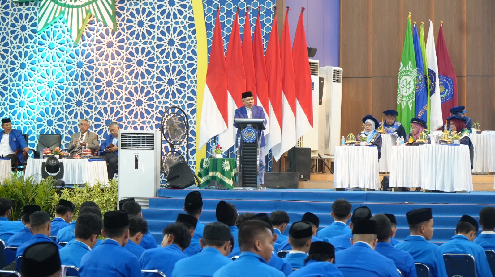 PWM Sulsel ke Maba Unismuh: Jangan Semua Masalah Dijadikan Status, Hadapi dengan Sabar dan Salat