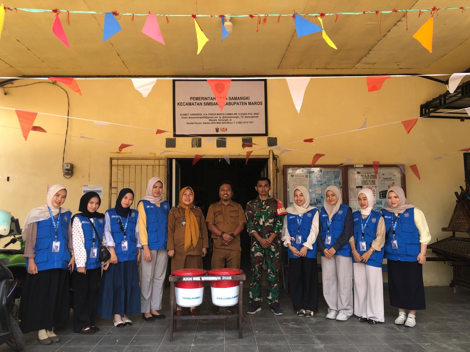 KKN-DIK Unismuh Edukasi Pemilahan Sampah dan Sediakan 8 Tempat Sampah di Samangki