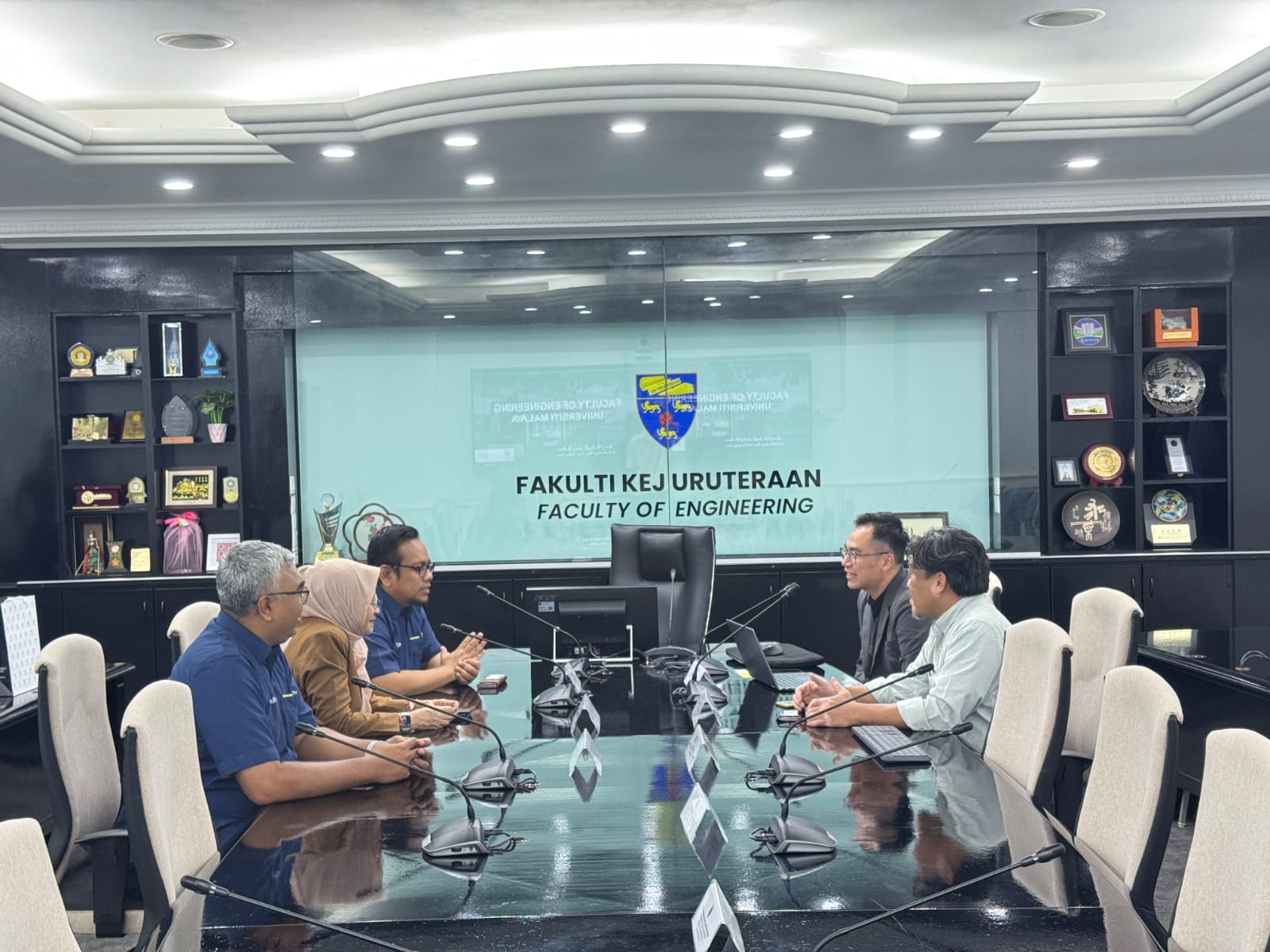 Lanjutkan Kerja Sama, Delegasi Unmuha Kunjungi Faculty of Engineering Universiti Malaya